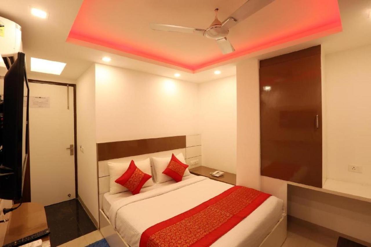 Del Fox Hotel, Delhi Airport Yeni Delhi Dış mekan fotoğraf