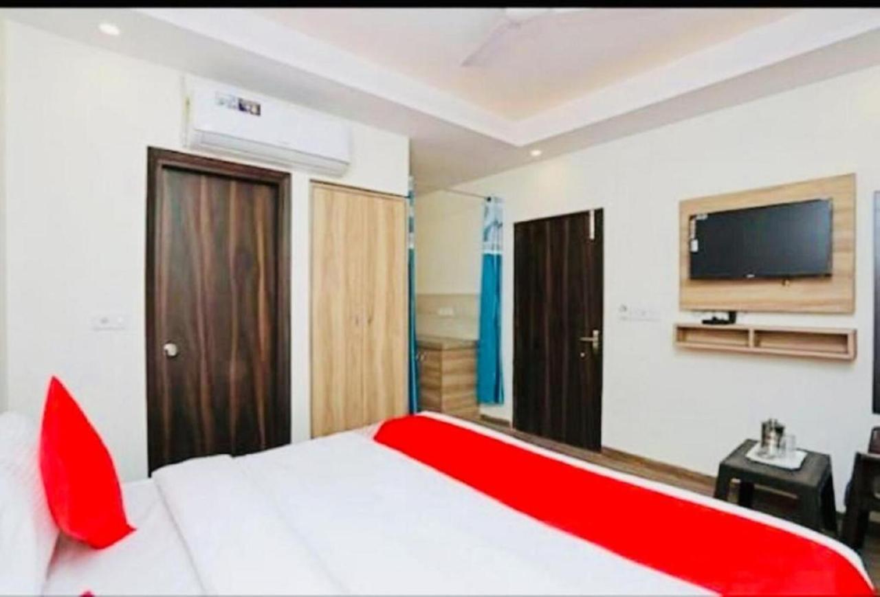 Del Fox Hotel, Delhi Airport Yeni Delhi Dış mekan fotoğraf